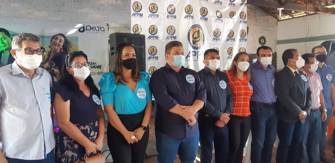 Café com Prefeitos eleitos busca união municipalista e debate desafios na gestão em plena pandemia